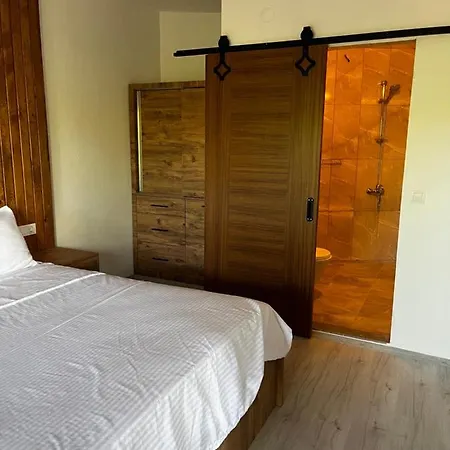 Πανσιόν Sunset Boutique & Çıralı