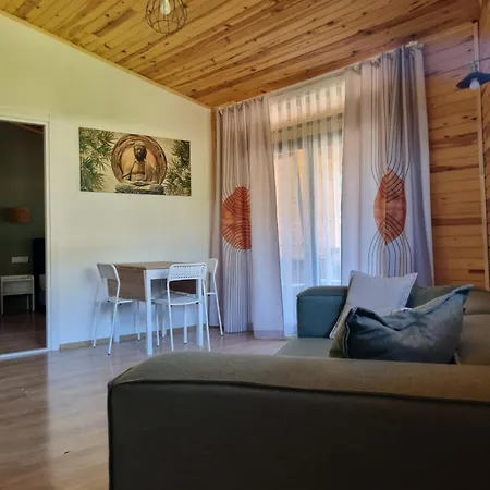 Sunset Boutique & 3*