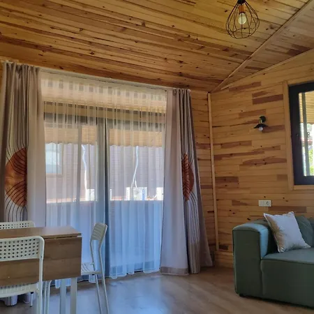 Sunset Boutique & 3*