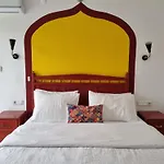 Sunset Boutique & Çıralı